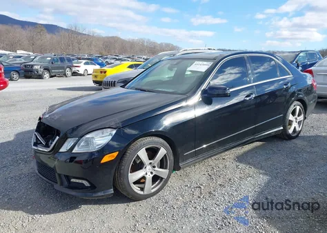2010 Mercedes-Benz E 350 4Matic z USA, uszkodzony, nr VIN WDDHF8HB8AA250478